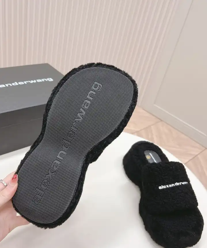 hype Alexander Wang Slippers