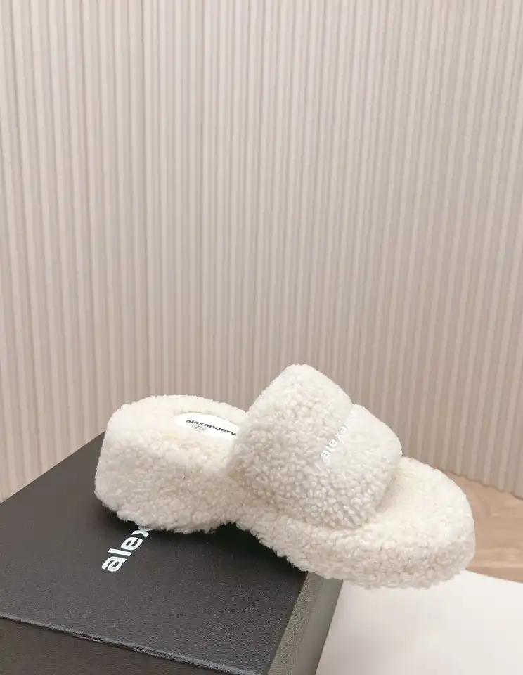 hype Alexander Wang Slippers