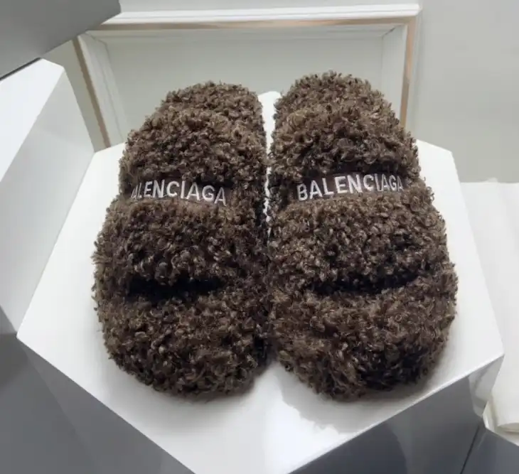 hype Balenciaga Slippers