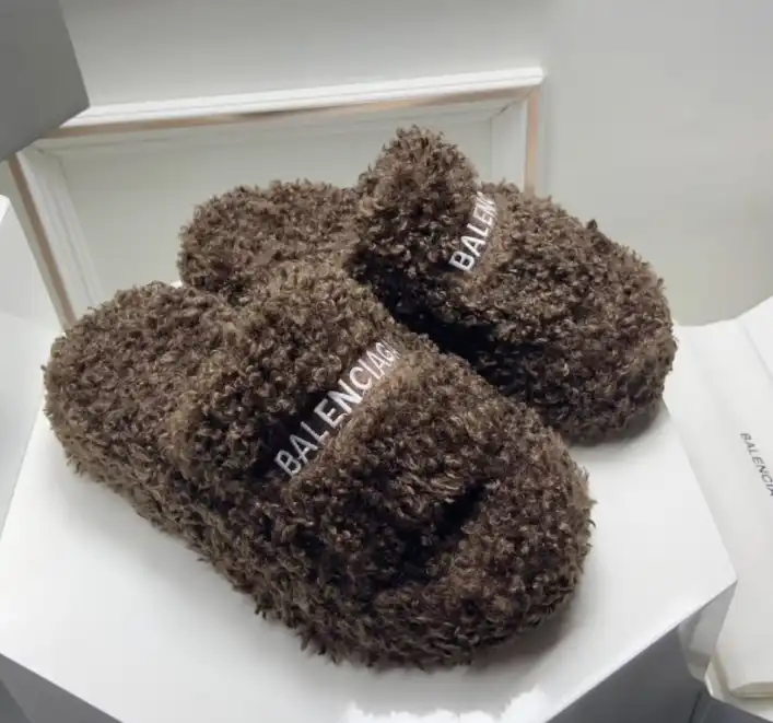 hype Balenciaga Slippers