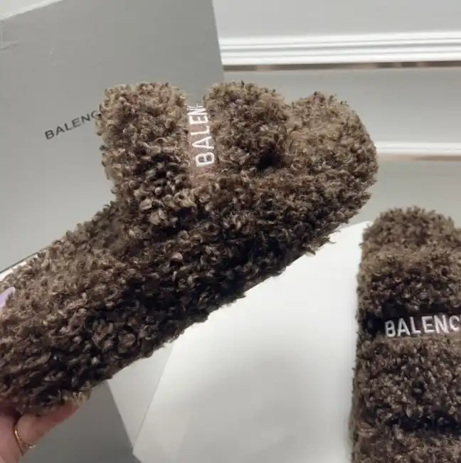 hype Balenciaga Slippers