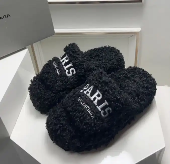 hype Balenciaga Slippers