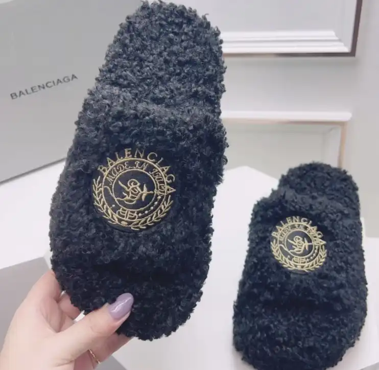 hype Balenciaga Slippers