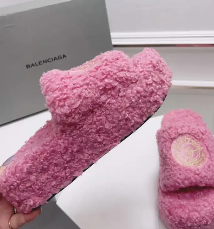 hype Balenciaga Slippers