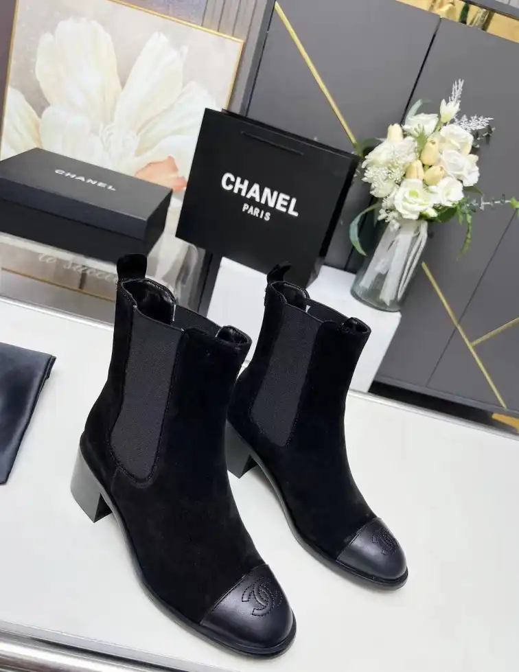 hype Chanel Boots