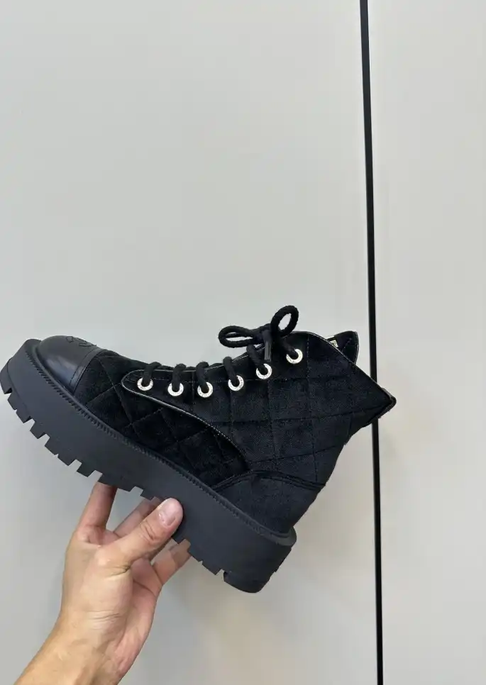 hype Chanel Boots