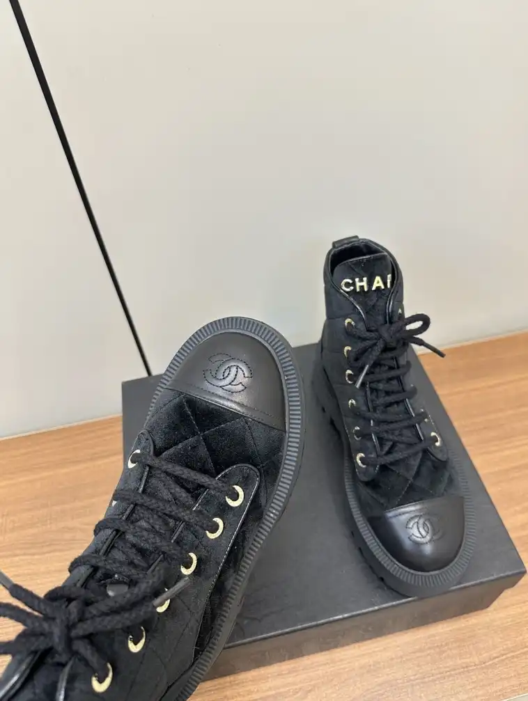 hype Chanel Boots