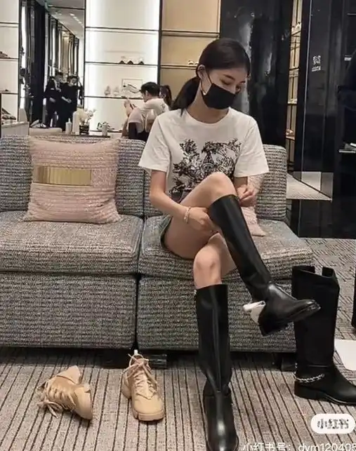 hype Chanel Boots