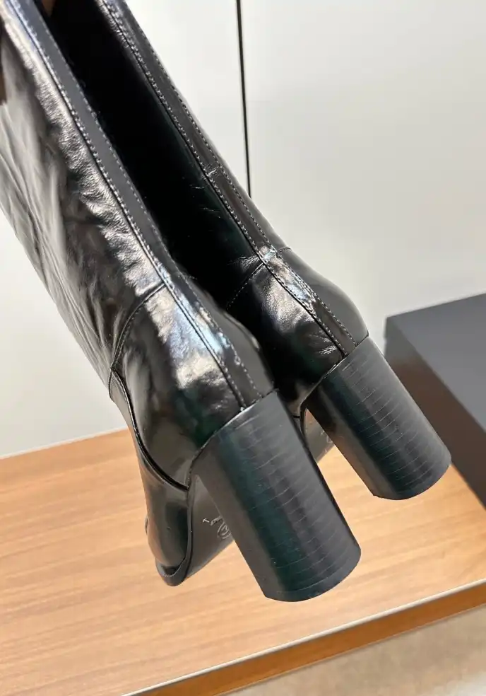 hype Chanel Boots