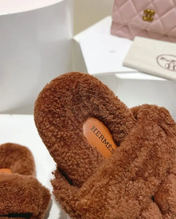 hype Hermes Slippers