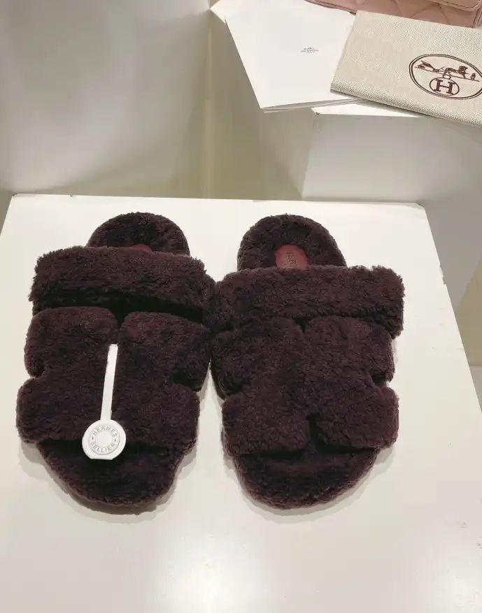 hype Hermes Slippers