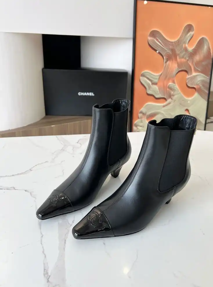 hype Chanel Boots