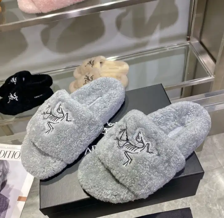 hype Other Slippers