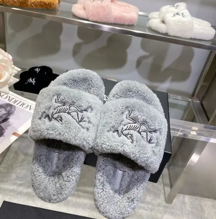 hype Other Slippers