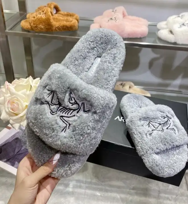 hype Other Slippers