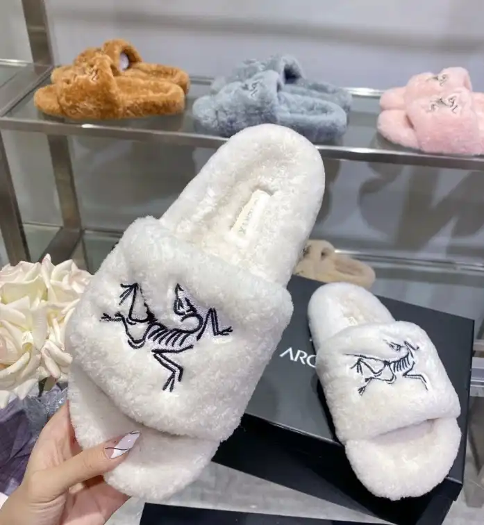 hype Other Slippers