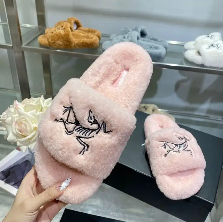 hype Other Slippers