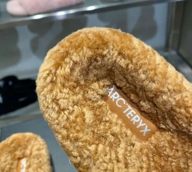 hype Other Slippers