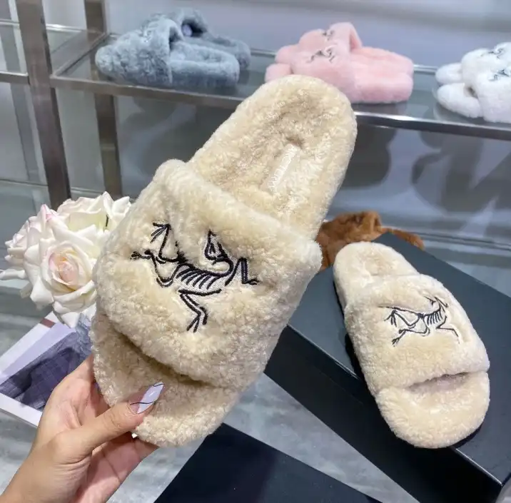 hype Other Slippers