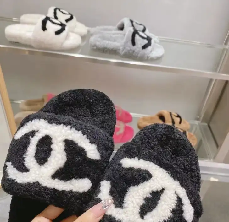 hype Chanel Slippers