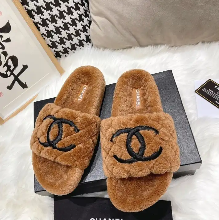 hype Chanel Slippers