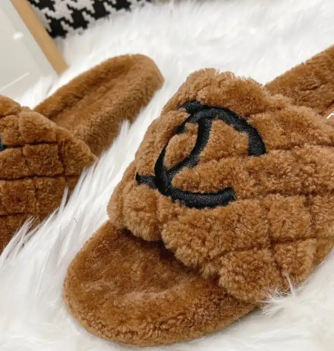 hype Chanel Slippers