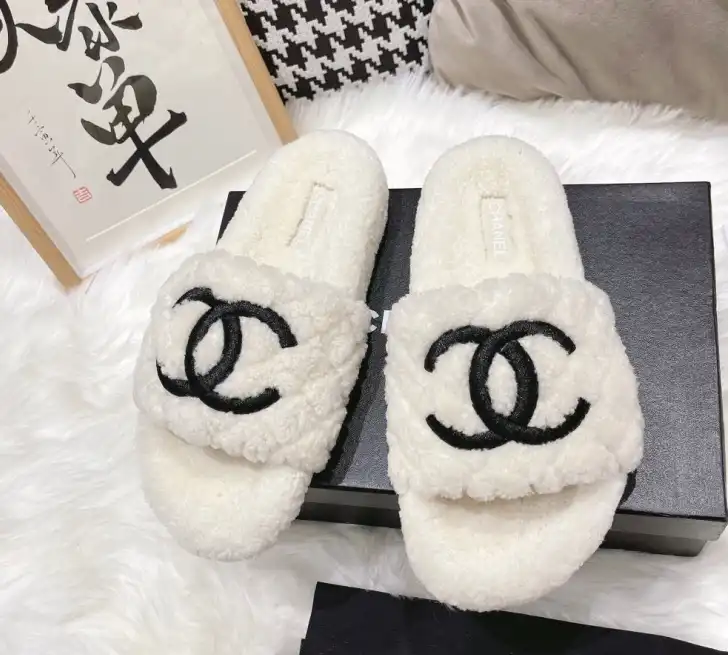 hype Chanel Slippers