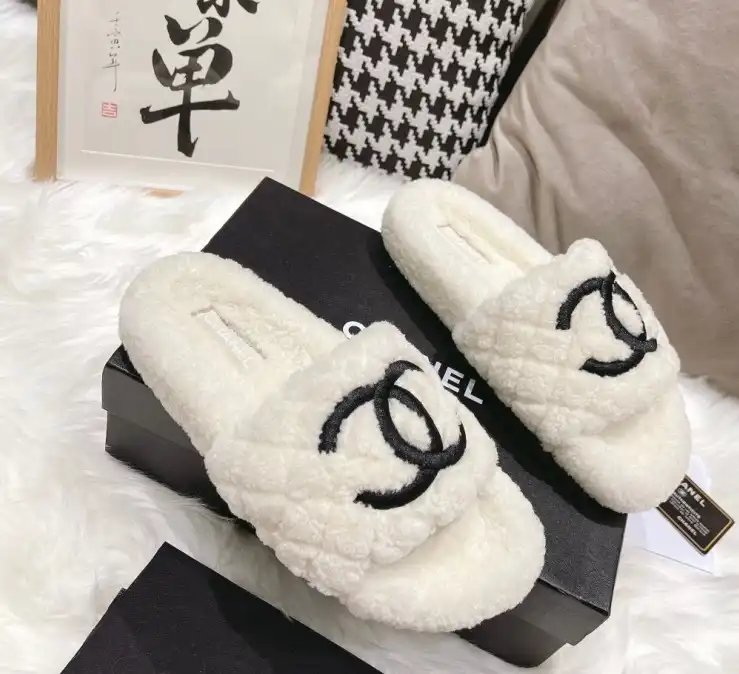 hype Chanel Slippers