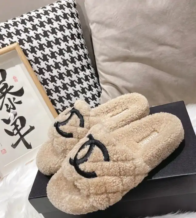 hype Chanel Slippers