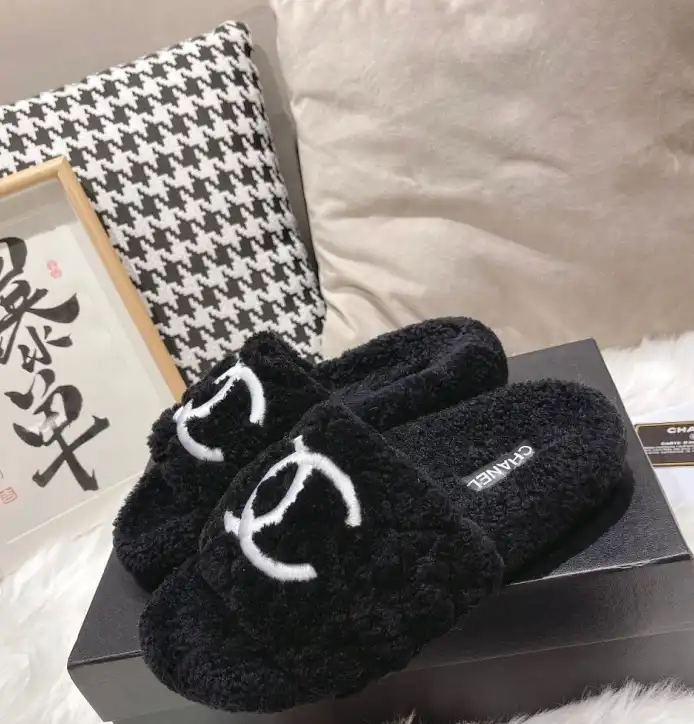 hype Chanel Slippers