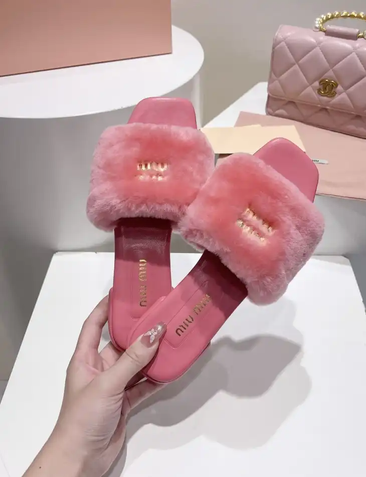 hype Miu Miu Slippers