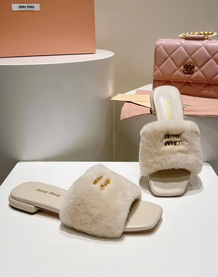 hype Miu Miu Slippers