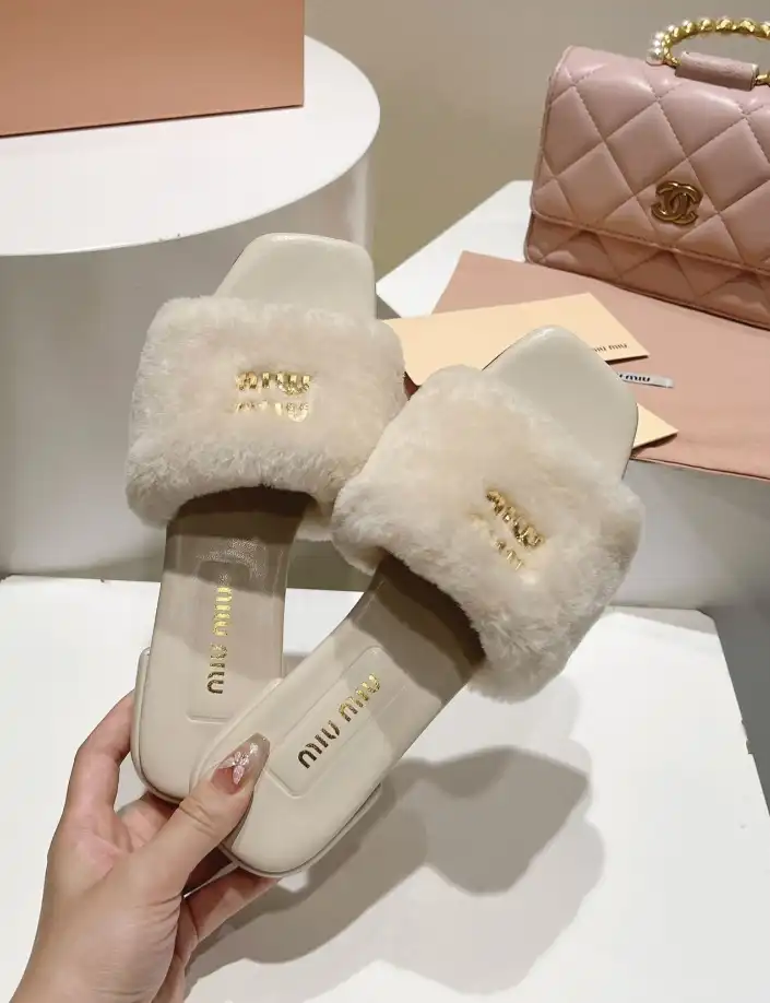 hype Miu Miu Slippers