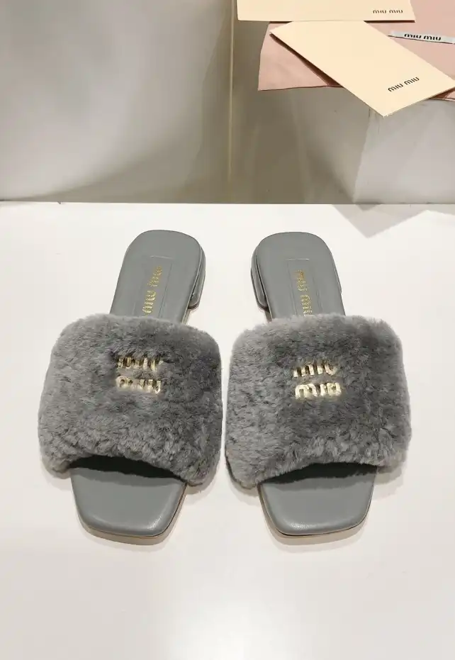 hype Miu Miu Slippers