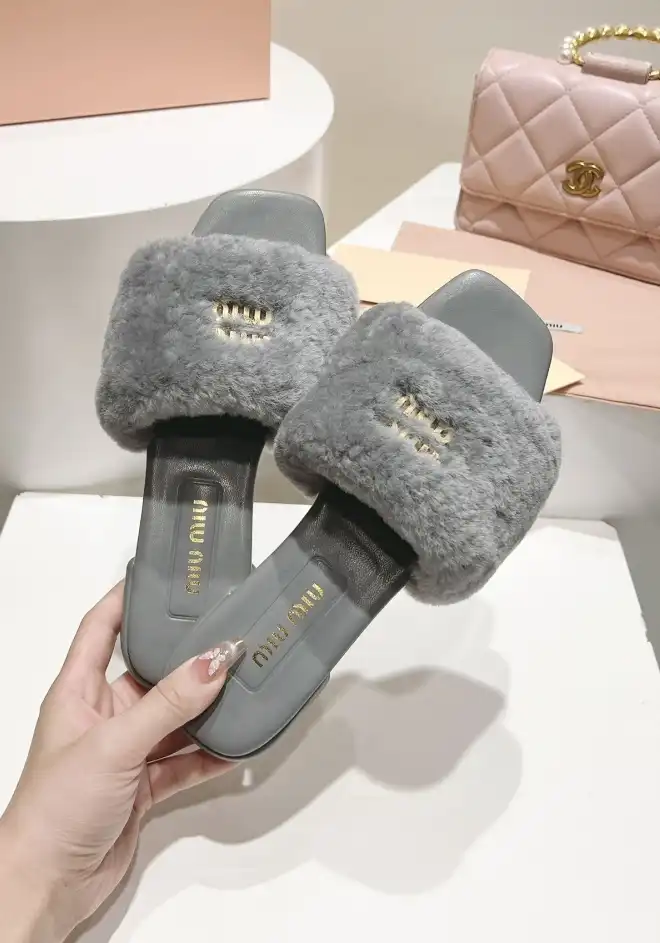 hype Miu Miu Slippers