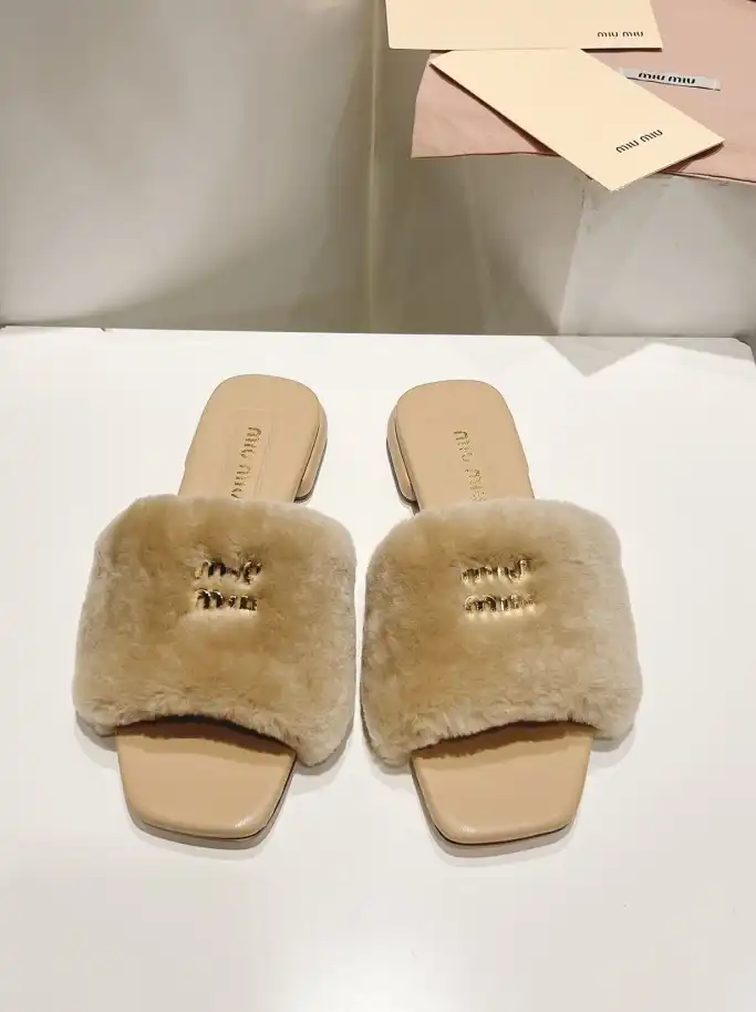 hype Miu Miu Slippers