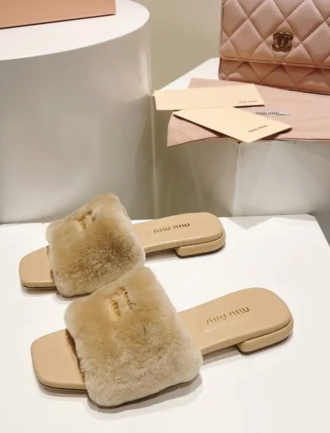 hype Miu Miu Slippers