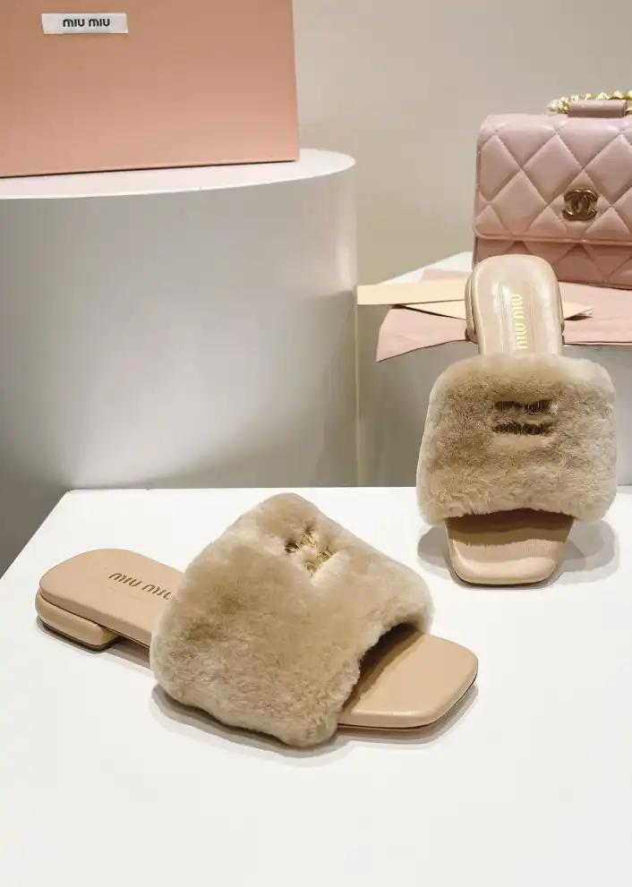 hype Miu Miu Slippers