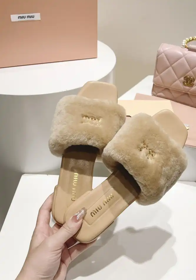 hype Miu Miu Slippers