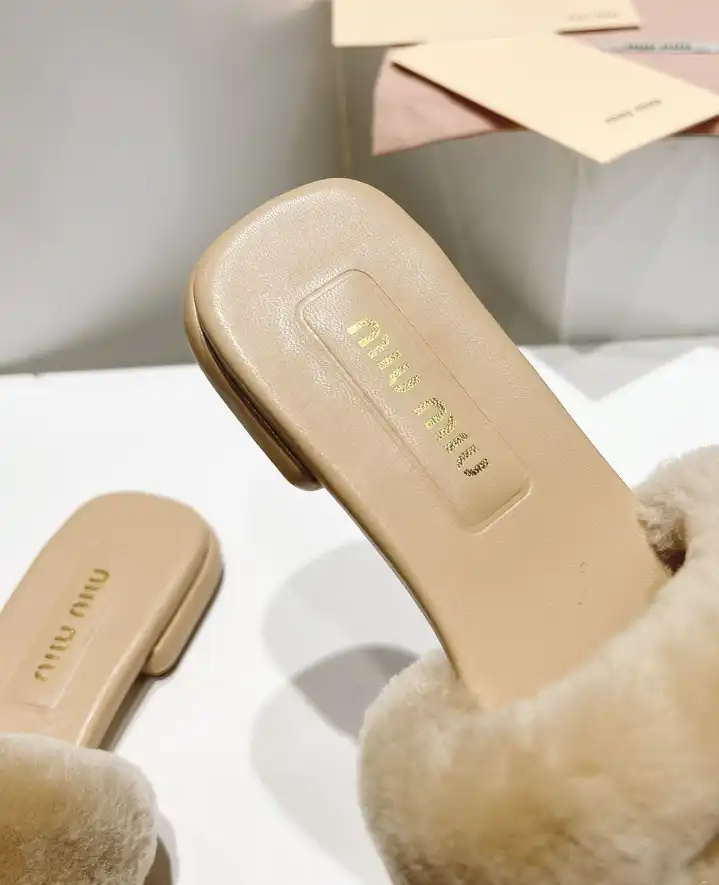 hype Miu Miu Slippers