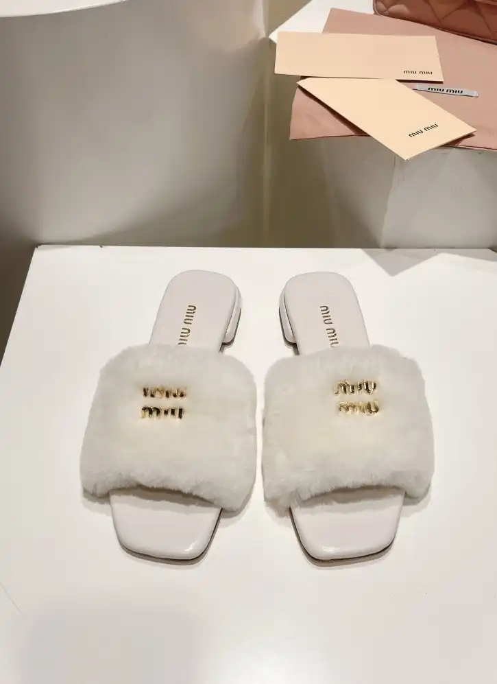 hype Miu Miu Slippers