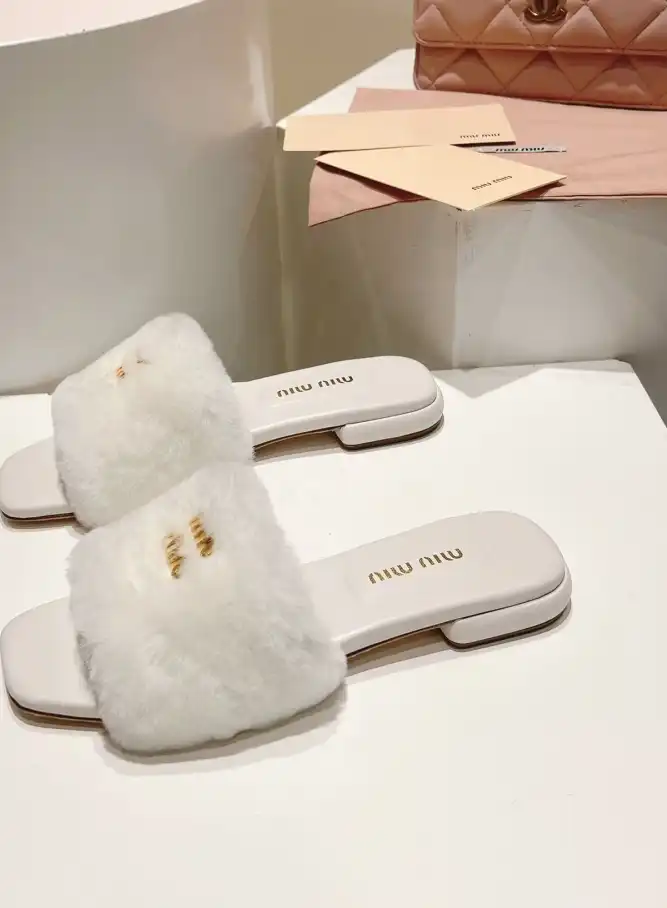 hype Miu Miu Slippers