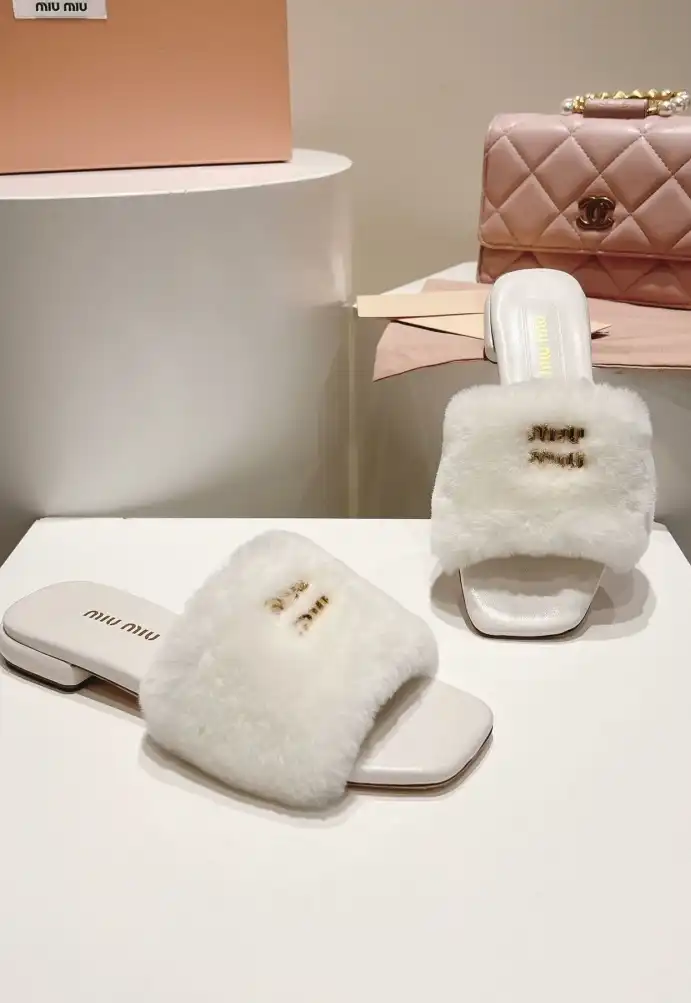 hype Miu Miu Slippers