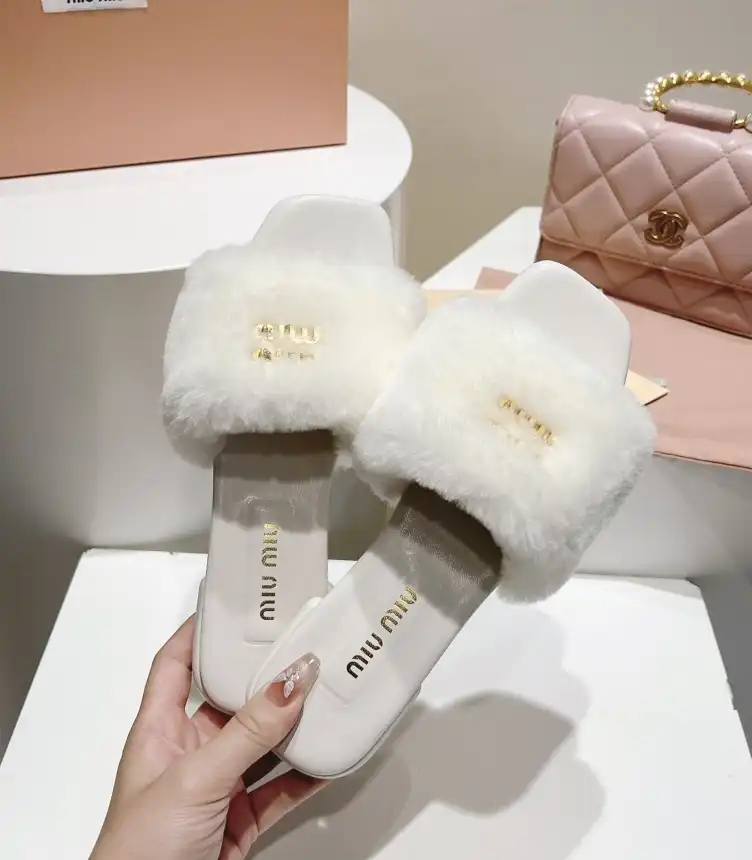 hype Miu Miu Slippers