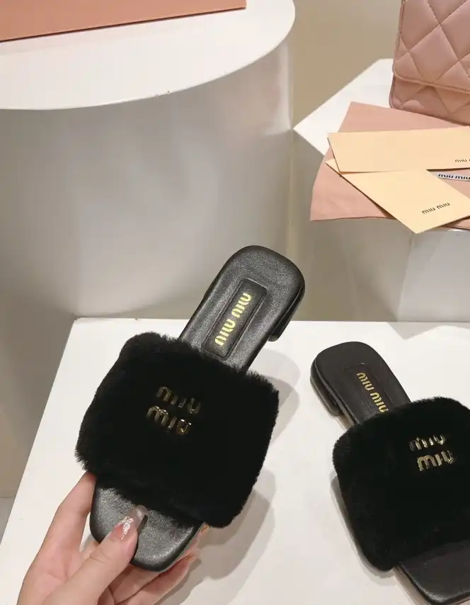 hype Miu Miu Slippers