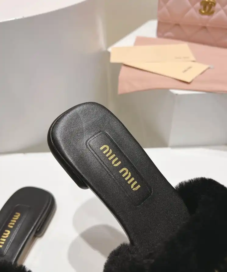 hype Miu Miu Slippers