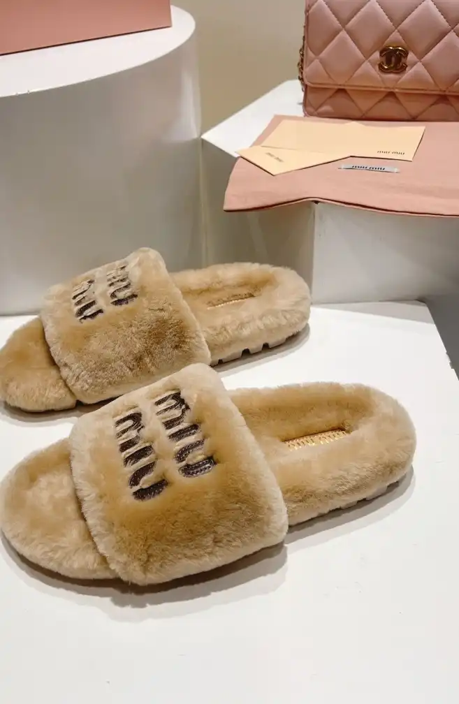 hype Miu Miu Slippers