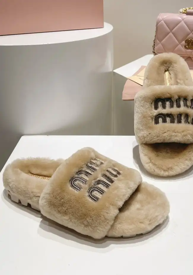 hype Miu Miu Slippers