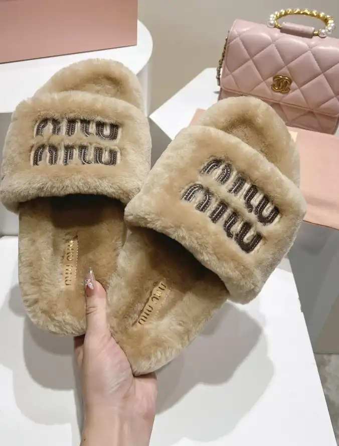 hype Miu Miu Slippers