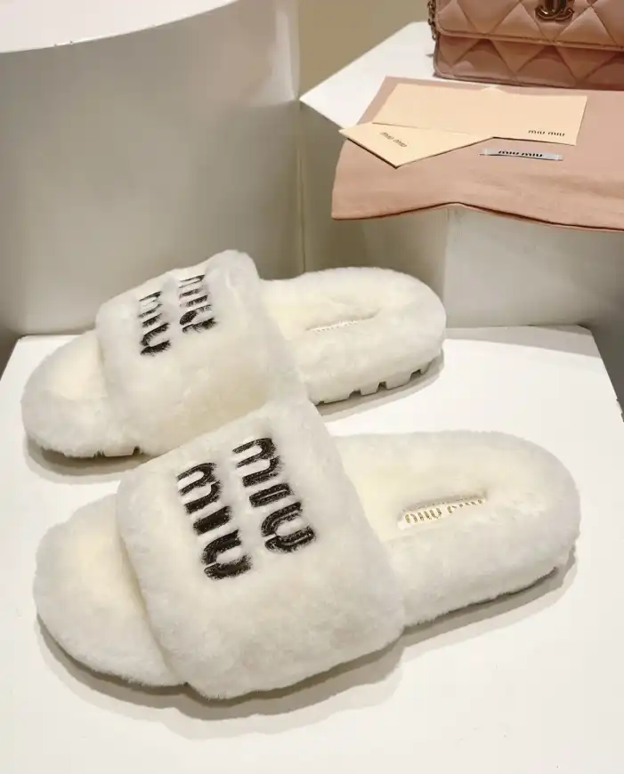 hype Miu Miu Slippers